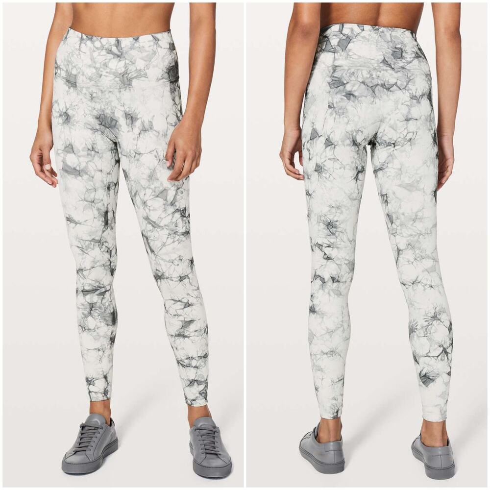 LULULEMON Wunder Under Hi-Rise 28" Dual Shibori Antique White Baltic Grey Size 6